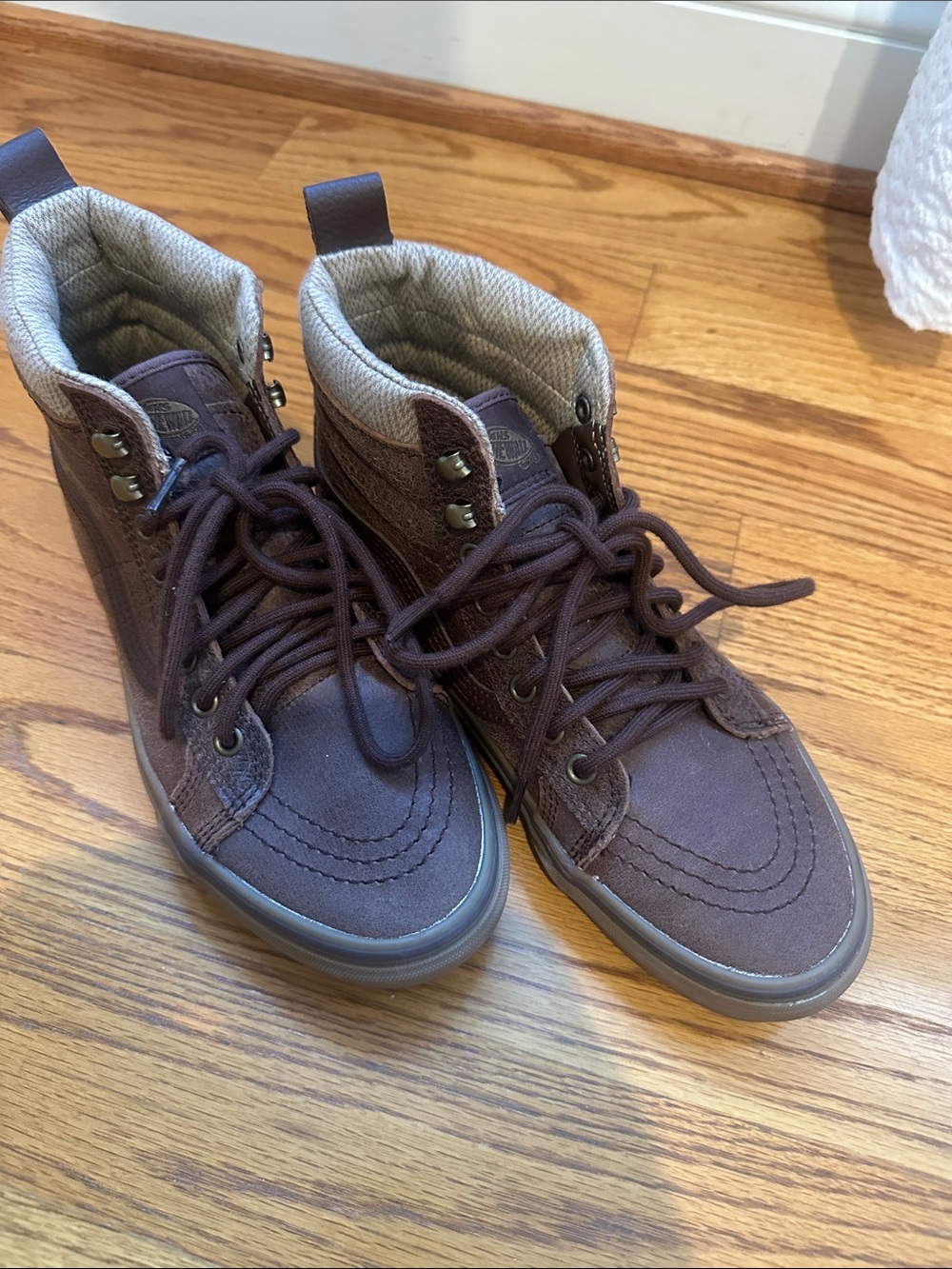 VANS Brown High-Top Lace-Up Sneakers, men 7/women 8.5